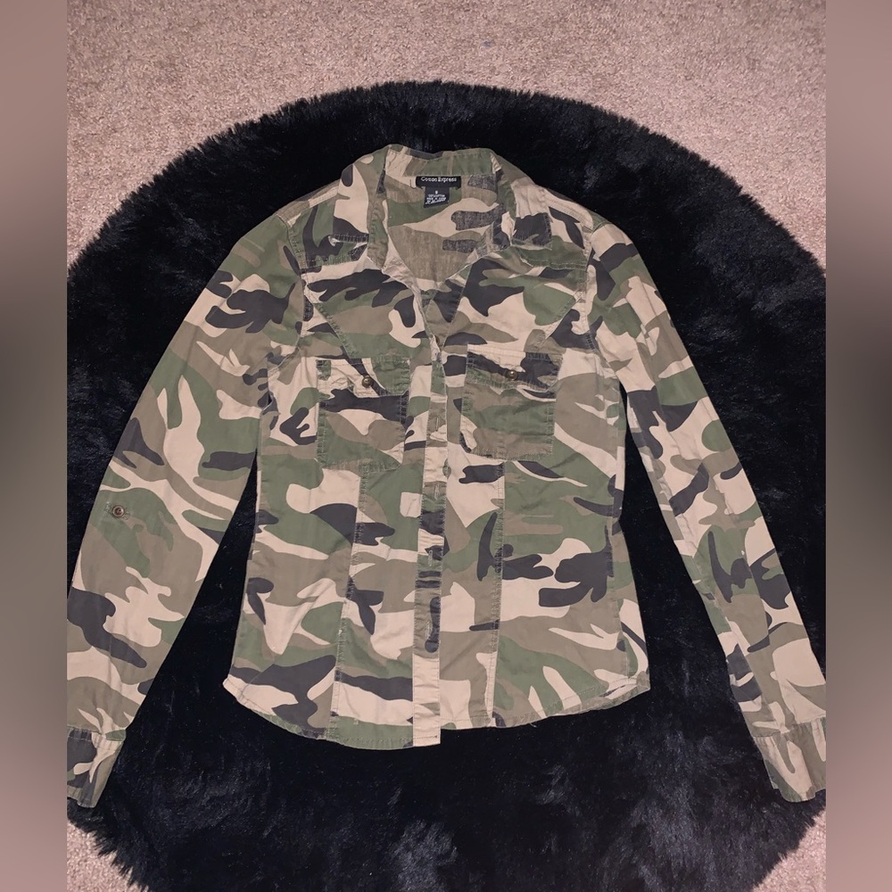 Camo green long sleeve.